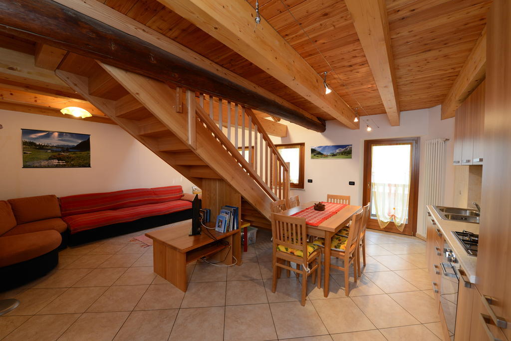 Vieilles Maisons D'Introd Cameră foto