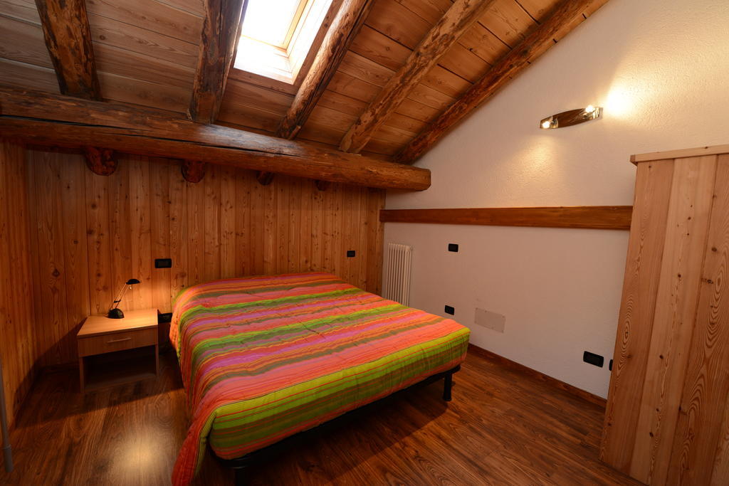Vieilles Maisons D'Introd Cameră foto