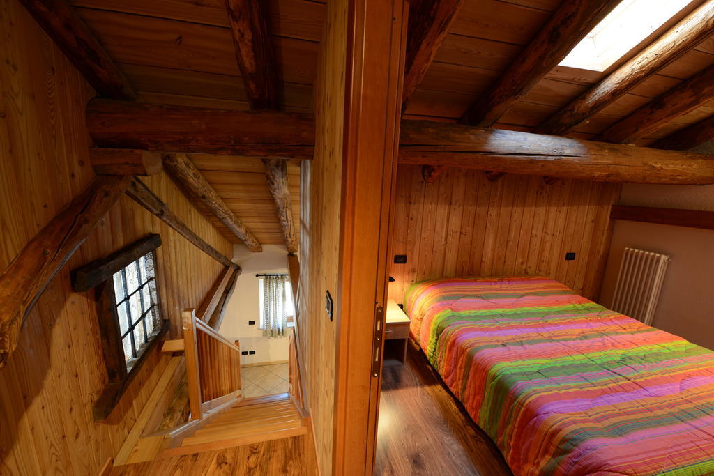 Vieilles Maisons D'Introd Cameră foto