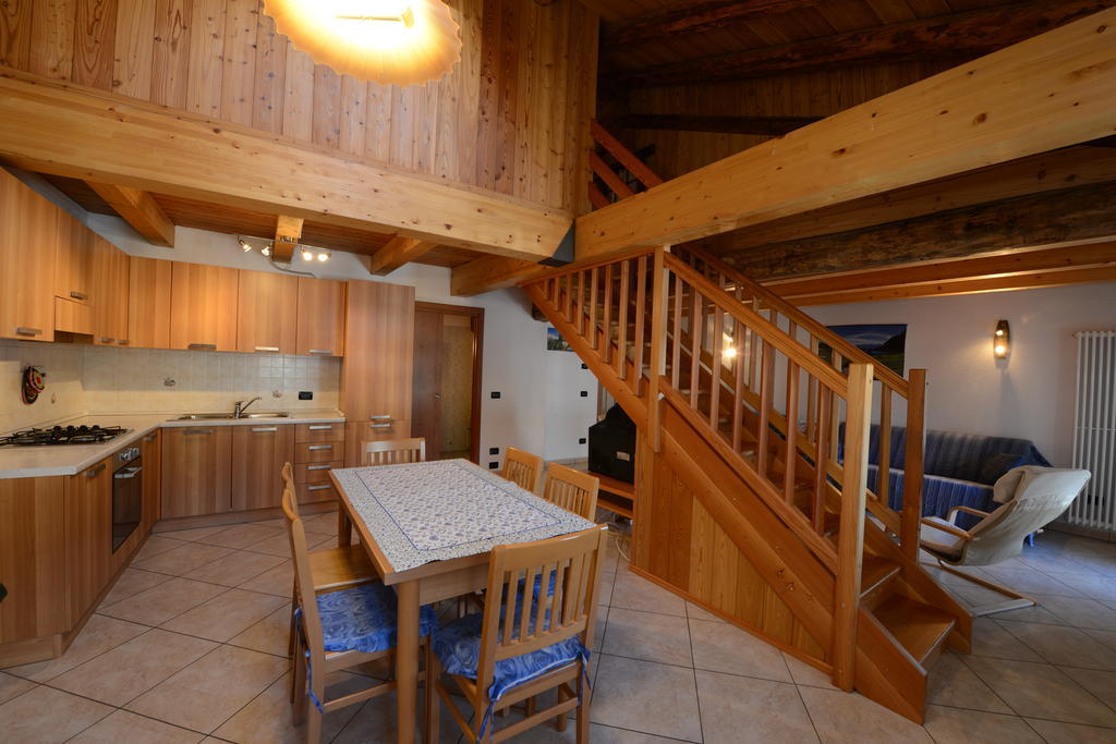 Vieilles Maisons D'Introd Cameră foto