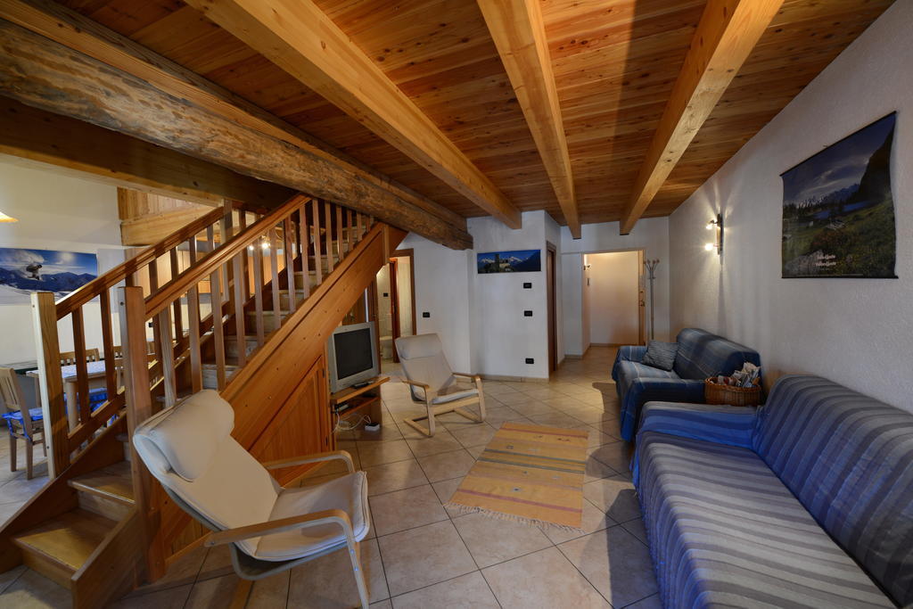 Vieilles Maisons D'Introd Cameră foto