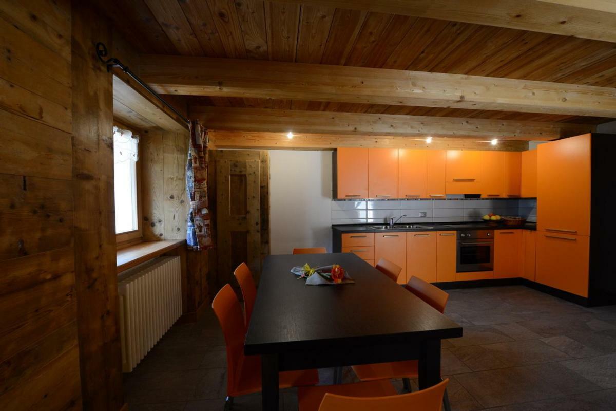 Vieilles Maisons D'Introd Exterior foto
